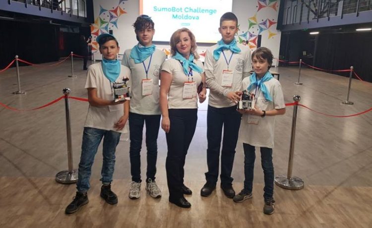 10/11/2019 проходил Национальный конкурс по робототехнике Sumobot Cellenge 2019. Наши учащиеся, команда ROBOTECH, добились высоких результатов — из 88 команд Молдовы вошли в 8-ку лучших!  